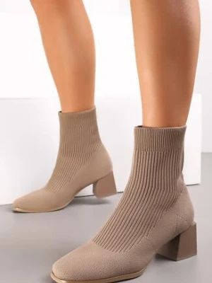 Ciemnobeżowe Botki z Elastyczną Cholewką za Kostkę na Geometrycznym Słupku Amori vices