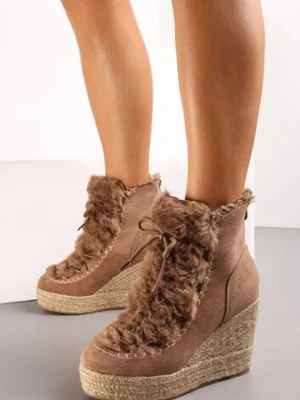 Ciemnobeżowe Botki z Futerkiem na Koturnie Ozdobionym Plecionką Adamirra