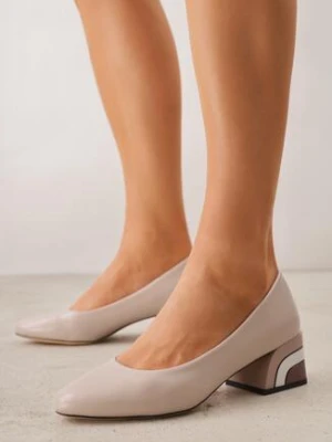 Ciemnobeżowe Czółenka VICES na Niskim Słupku z Geometrycznym Zdobieniem Olivesa