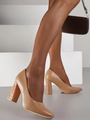 Ciemnobeżowe Czółenka Vices na Słupku Klocku ze Skórzaną Wkładką Esmela