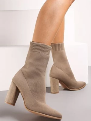 Ciemnobeżowe Dopasowane Botki na Słupku ze Skarpetkową Cholewką Elarana