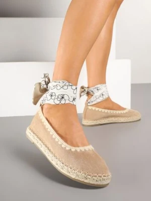 Ciemnobeżowe Espadryle ze Wzorzystym Wiązaniem Przy Kostce Zdobione Plecionką Lortevia