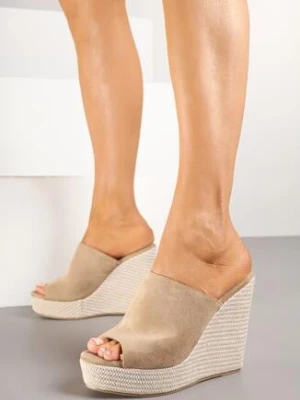 Ciemnobeżowe Klapki na Koturnie Ozdobionym Plecionką Olinera ciaodeo