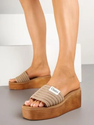 Ciemnobeżowe Klapki na Koturnie z Plecionym Paskiem Valevelia