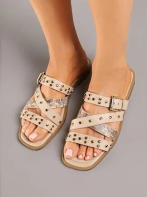 Ciemnobeżowe Klapki Ozdobione Klamrą i Nitami Ronilene marquiiz