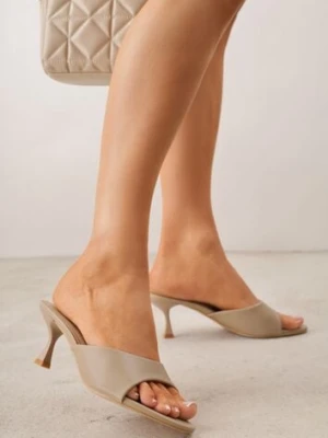 Ciemnobeżowe Klapki Peep Toe na Niskiej Szpilce Carinatia mulanka