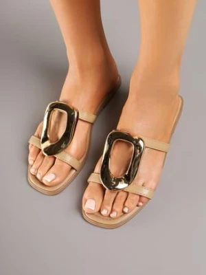 Ciemnobeżowe Klapki z Ozdobną Klamrą na Cienkich Paseczkach Davivione cink me