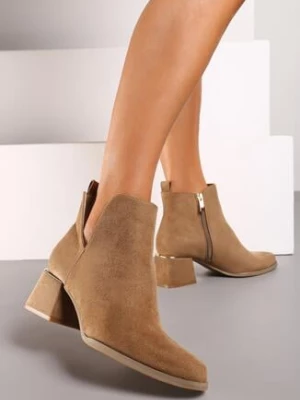 Ciemnobeżowe Klasyczne Botki na Obcasie Ozdobione Metaliczną Wstawką i Wycięciem Loreviana vices