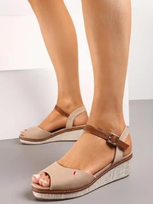 Zdjęcie produktu Ciemnobeżowe Klasyczne Sandały Espadryle na Koturnie Zapinane na Sprzączkę Solin Beżowy