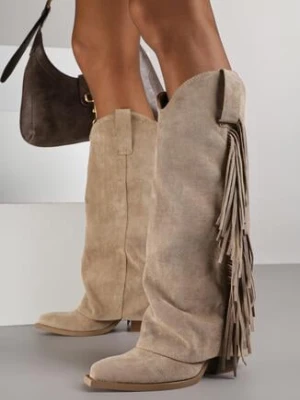Ciemnobeżowe Kozaki Kowbojki na Obcasie z Wywiniętą Cholewką z Frędzlami Monasatia