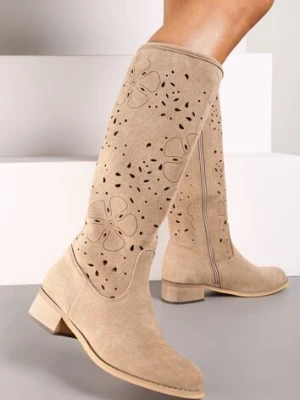 Ciemnobeżowe Kozaki na Płaskiej Podeszwie z Ażurowym Zdobieniem na Suwak Bralinda