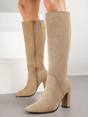 Ciemnobeżowe Kozaki na Słupku Haverj