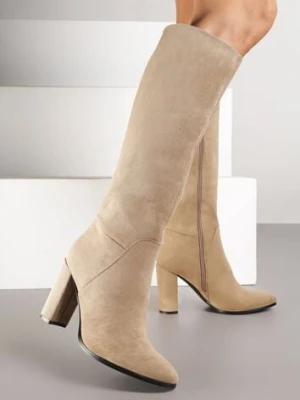 Ciemnobeżowe Kozaki na Słupku Hrarpi