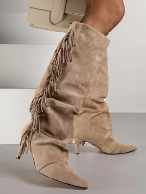 Ciemnobeżowe Marszczone Kozaki z Imitacji Zamszu na Niskiej Szpilce z Frędzlami Linonra