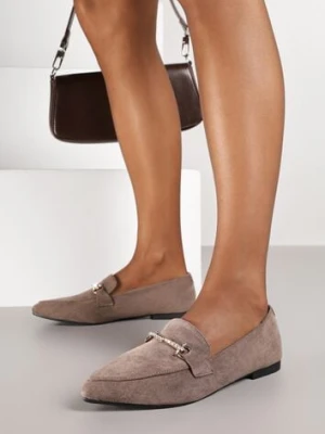 Ciemnobeżowe Mokasyny Vices ze Szpiczastym Noskiem Zdobione Aplikacją Rilosia