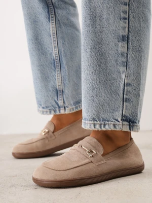 Ciemnobeżowe Mokasyny w Stylu Barefoot z Ozdobną Klamrą i Miękką Wkładką Saied Ideal Beżowy