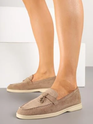 Ciemnobeżowe Mokasyny z Imitacji Zamszu z Ozdobną Aplikacją Tasseli givana