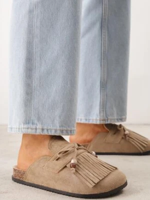 Ciemnobeżowe Płaskie Klapki Mule Zdobione Frędzlami i Kokardką z Koralikami Petlame sergio todzi