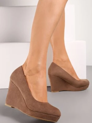 Ciemnobeżowe Czółenka na Koturnie z Ekozamszu Enicoria