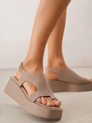 Ciemnobeżowe Sandały Japonki z Paskiem na Palec na Grubej Podeszwie z Koturnem Tibas lady glory