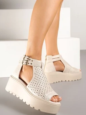 Ciemnobeżowe Sandały na Koturnie z Ażurową Cholewką i Skórzaną Wkładką Evialina goodin