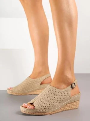 Ciemnobeżowe Sandały Vices na Koturnie z Ażurową Cholewką Nitiana