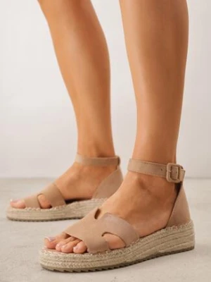 Ciemnobeżowe Sandały VICES na Plecionym Koturnie Ozdobione Wycięciami Cirilea