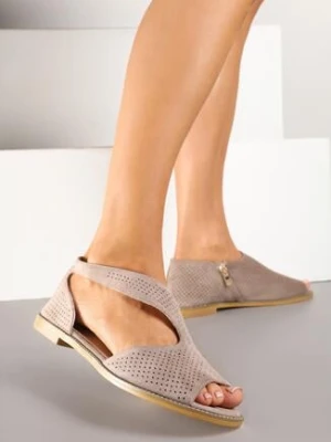 Ciemnobeżowe Sandały z Ozdobną Perforacją i Skórzaną Wkładką Annovia goodin