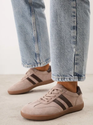 Ciemnobeżowe Skórzane Sneakersy z Szerokim Noskiem w Stylu Tenisówek Zaye Berrozio Beżowy