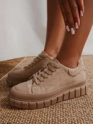Ciemnobeżowe Sneakersy Vices na Grubej Tłoczonej Podeszwie z Perforacją Lealita
