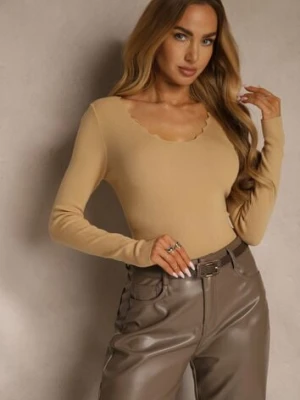 Ciemnobeżowy Sweter o Taliowanym Kroju z Nieregularnym Dekoltem w V Fenalissa glo-story