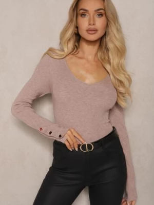 Beżowy Sweter z Wiskozą Ozdobiony Guzikami z Trójkątnym Dekoltem Attecca wool fashion