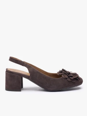 Ciemnobrązowe czółenka bez pięty slingback z kwiatem Ryłko