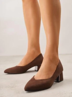 Ciemnobrązowe Czółenka na Obcasie Vices z Imitacji Zamszu ze Skórzaną Wkładką i Metaliczną Wstawką Ziztte