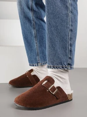 Ciemnobrązowe Kapcie na Płaskiej Podeszwie Ozdobione Paskiem z Klamrą Ninnithra