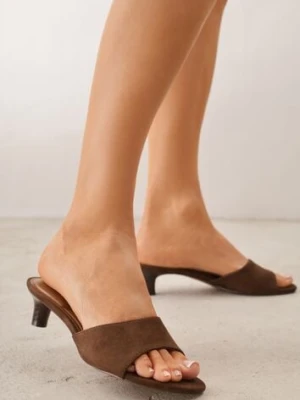 Ciemnobrązowe Klapki VICES na Obcasie Typu Kaczuszka z Imitacji Drewna Sacredgem