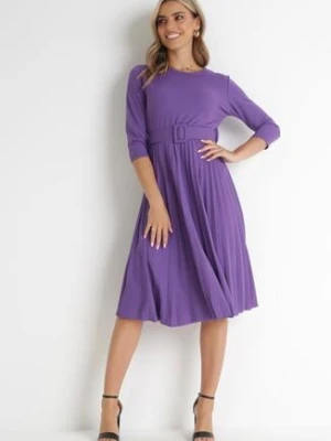 Ciemnofioletowa Sukienka Plisowana z Paskiem Gonge new collection