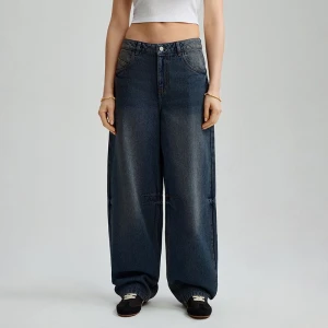 Ciemnogranatowe jeansy baggy fit z przetarciami House