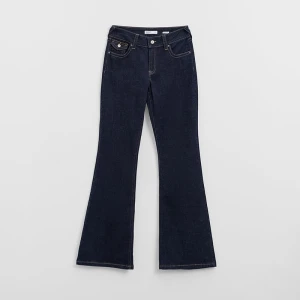 Ciemnogranatowe jeansy dzwony bootcut z niskim stanem House niebieski