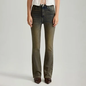 Ciemnoniebieskie jeansy dzwony bootcut z wysokim stanem House indigo jeans