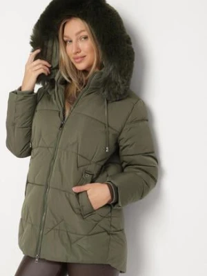 Ciemnozielona Pikowana Kurtka z Kapturem z Futerkiem w Klasycznym Stylu Mindrie j.style