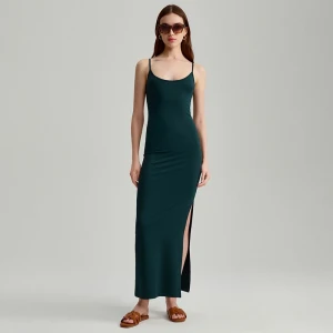 Ciemnozielona sukienka midi bodycon na ramiączkach House