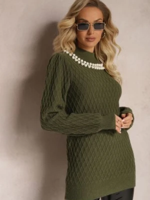 Ciemnozielony Sweterkowy Golf w Romby z Bufiastymi Rękawami i Perełkowym Naszyjnikiem Ravalia studio eleven