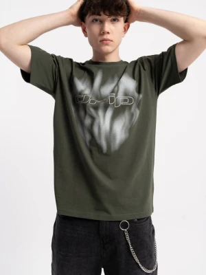 Ciemnozielony t-shirt LOOSE z autorską grafiką z przodu Reporter