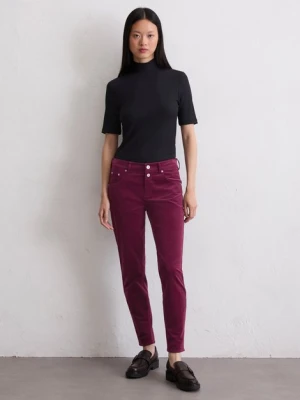 Cienkie spodnie sztruksowe model Theda boyfriend cropped Marc O'Polo hnědá