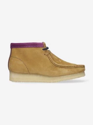 Clarks Originals mokasyny zamszowe Wallabee Boot damskie kolor brązowy na płaskim obcasie 26167961