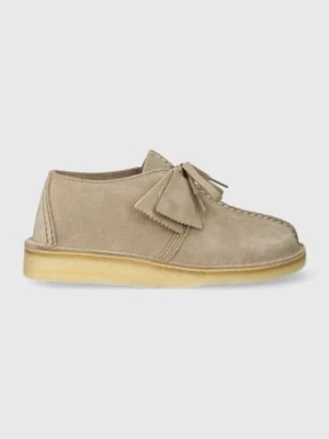 Clarks Originals półbuty zamszowe Desert Trek damskie kolor beżowy na płaskim obcasie 26164264