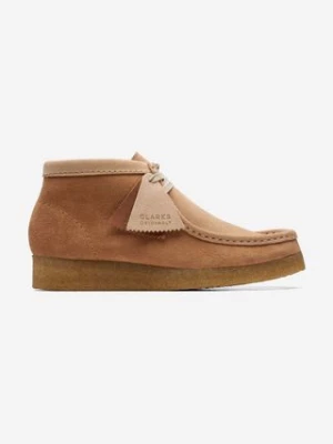 Clarks Originals półbuty zamszowe Wallabee Boot damskie kolor brązowy na koturnie 26169841