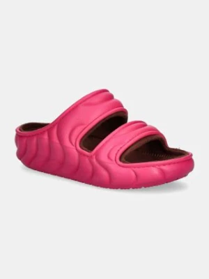 Crocs kapcie Classic Cozzy Overpuff Sandal kolor różowy 210074