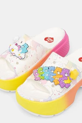 Crocs klapki Care Bears Stomp Slide damskie kolor biały na platformie 210108